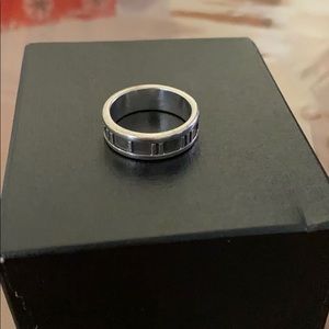 Tiffany&Co. Atlas ring size 6